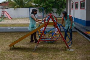 Após ação da Defensoria, mãe vítima violência doméstica consegue matricular filho em creche, em Manaus