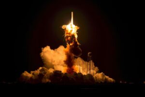 Na segunda tentativa, Starship é lançado, mas foguete explode no céu