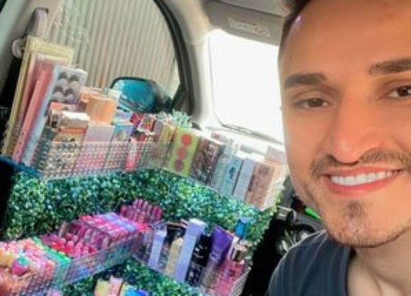 loja dentro de carro de app