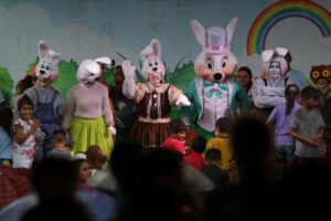 Caravana da Páscoa leva programação recreativa a diferentes pontos de Manaus