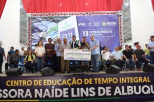Em Fonte Boa, Wilson Lima entrega equipamentos a associações rurais beneficiadas com fomento do FPS