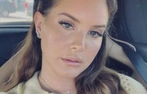 Após informações que Lana Del Rey estaria em Manaus, fãs lotam porta de hotel no Centro da cidade