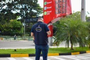 Após inúmeras denúncias, postos de combustíveis de Manaus são fiscalizados pelo Procon