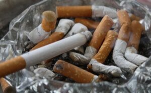 Fumantes usam 8% da renda familiar per capita para comprar cigarros
