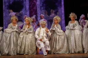 Arte da perucaria é o mais novo legado do Festival Amazonas de Ópera à cultura local