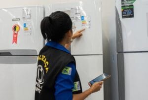 Em Manaus, 323 máquinas de lavar e refrigeradores são verificados; veja dicas pra adquirir seu produto sem medo