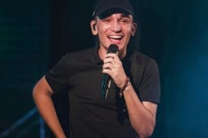 João Gomes foi contratado pra fazer um show em Nhamundá por R$500 mil; MPAM pede suspensão