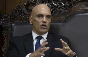 Bolsonaro pede afastamento de Alexandre de Moraes de relatoria