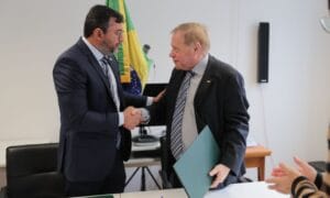 Wilson Lima formaliza cooperação com o Conselho Mundial de Energia para troca de experiências e tecnologias