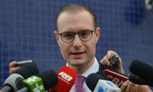 Lula confirma indicação de Cristiano Zanin para o STF: ‘Acho que o Brasil vai se orgulhar’