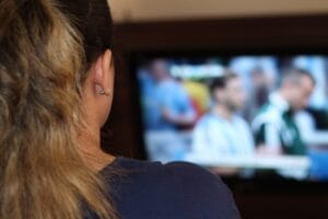 Parabólica com chiados e poucos canais? Entenda por que é hora de substituir a sua antena
