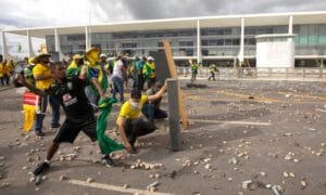 Moraes valida acordos e manda soltar 46 presos pelo atos golpistas