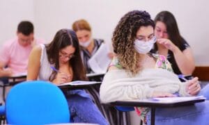 Com bolsa de R$1.146, Defensoria abre vagas para estudantes de Direito, em Manaus