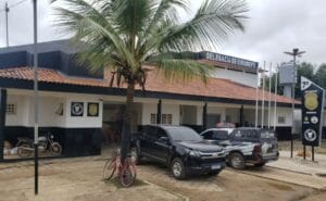 Pai preso no AM pelo estupro das próprias filhas, ameaçava que se elas denunciassem o crime seriam degoladas