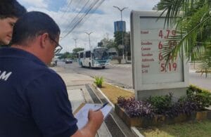 Procon inicia fiscalização nos postos de combustíveis de Manaus após o aumento de preço