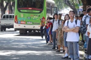 Governo repassa R$ 20 milhões à Prefeitura de Manaus para manutenção do Passe Livre Estudantil