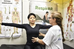 História de superação: paciente com Lúpus volta a andar após tratamento no programa do AM, o ‘RespirAR’
