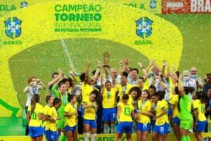 Governo do AM altera horário de expediente em dias de jogos do Brasil na Copa do Mundo