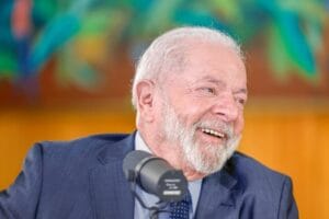 Lula faz balanço de governo e aconselha PT para eleição de 2024