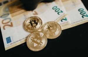 Descubra 6 Estratégias Poderosas para lucrar com criptomoedas no Brasil