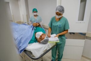 ‘Se for preciso eu faço de novo’, diz mãe ao doar rim para o filho, em Manaus