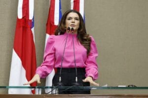 Babá agredida recebe acompanhamento psicossocial e jurídico: ‘Algo lamentável e repugnante’, diz Alessandra Campelo