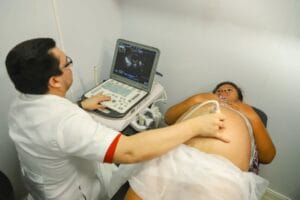 Unidades móveis de saúde da mulher atendem em novos locais a partir desta segunda; confira quais