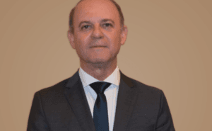 General Carlos Alberto Mansur é exonerado do cargo após ser alvo de operação