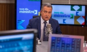 Ministro Rui Costa diz que queda de energia nacional se deve a erro ou falha técnica