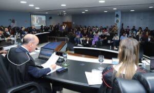 Servidor da UEA terá que devolver R$ 84,5 mil aos cofres públicos, determina TCE-AM