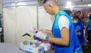 Pessoas com desidratação e queda de pressão precisaram de atendimento na 1° noite do Sou Manaus