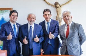 Presidente Lula dá posse a três ministros e cria ministério para pequena empresa