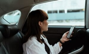 Projeto de lei do Amazonas cria protocolo para proteger mulheres em transporte por aplicativo