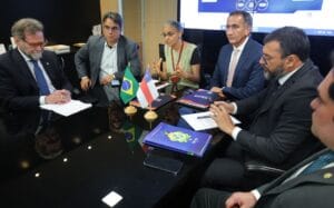 Wilson Lima, Waldez Góes e Marina Silva anunciam força-tarefa para enfrentamento da estiagem no Amazonas