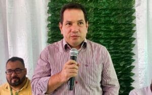 Prefeito de Atalaia do Norte reduz próprio salário para conter gastos: ‘Medida necessária’