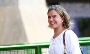 Gleisi Hoffmann cita isenção do IR como prioridade da agenda política