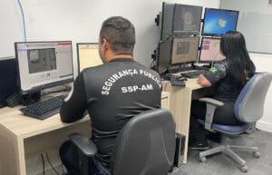 Motorista de app é rendido em estacionamento de supermercado, assaltado e resgatado na AM-010