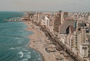 Conflito em Gaza: Brasileiro ferido e dois desaparecidos após ataque surpresa a Israel