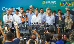 Governador do Amazonas e políticos do norte exigem comprometimento para a pavimentação da BR-319