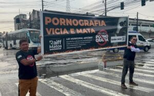 Raiff Matos faz panfletagem e live contra a pornografia