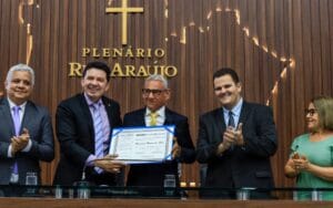 Comerciante ‘Paraíba’ recebe o Título de Cidadão do Amazonas: ‘Estou muito feliz’