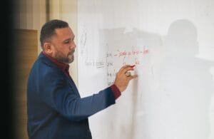 Quer concluir o Ensino Médio? Sesc Amazonas abre 50 vagas gratuitas para o EJA