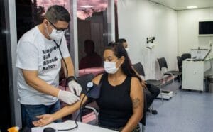 Unidade Básica de Saúde Móvel oferta atendimentos à comunidade na Zona Leste de Manaus