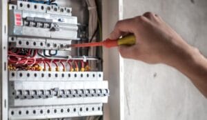 Homem recebe R$ 100 mil de indenização por sequelas após acidente de trabalho em um empório