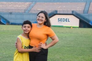 Atleta de 11 anos com paralisia cerebral supera limites por meio do esporte