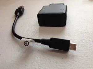 Adaptadores, cabos, extensões de tomada e carregadores essenciais para sua viagem