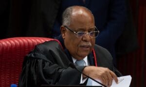 Corregedor eleitoral rejeita duas ações contra Bolsonaro e Braga Netto