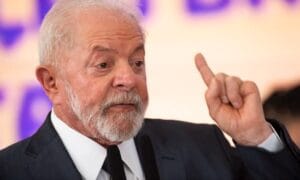 Lula oferece ajuda nas áreas de inteligência e segurança ao Equador