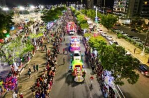 Parada Natalina atrai mais de 35 mil pessoas e impulsiona economia de Manaus