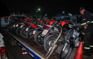 Fiscalização contra ‘rolezinhos’ resultou na remoção de 114 motos e mais de 500 autuações, em Manaus